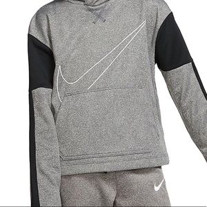 Nike Dri Fit Therma Graphic Pullover Hoodie